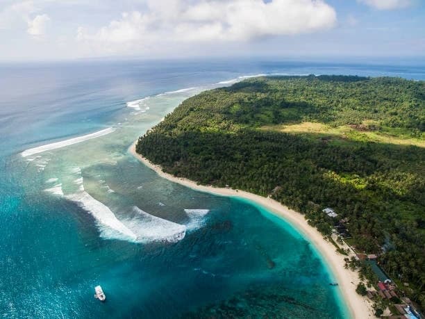 Mentawai — surf retreat